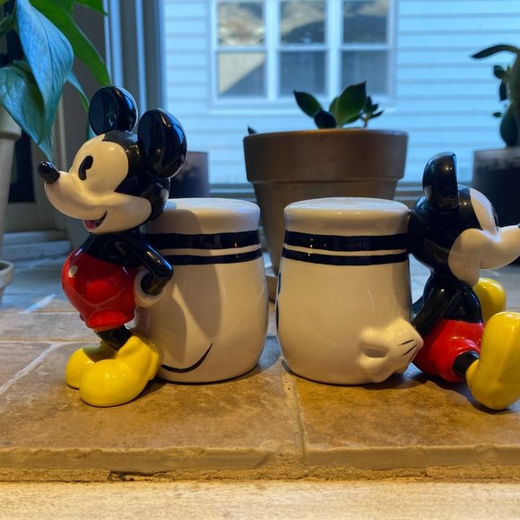 Mickey and Minnies Mouse Salt and Pepper Shakers Limited Edition - Picture 3 of 6